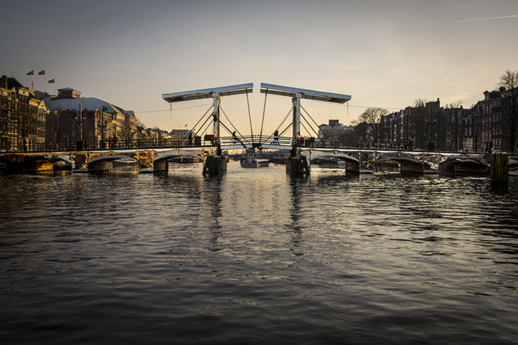 Appaers@Amsterdam Skinny Bridge Photo: Taco Anema